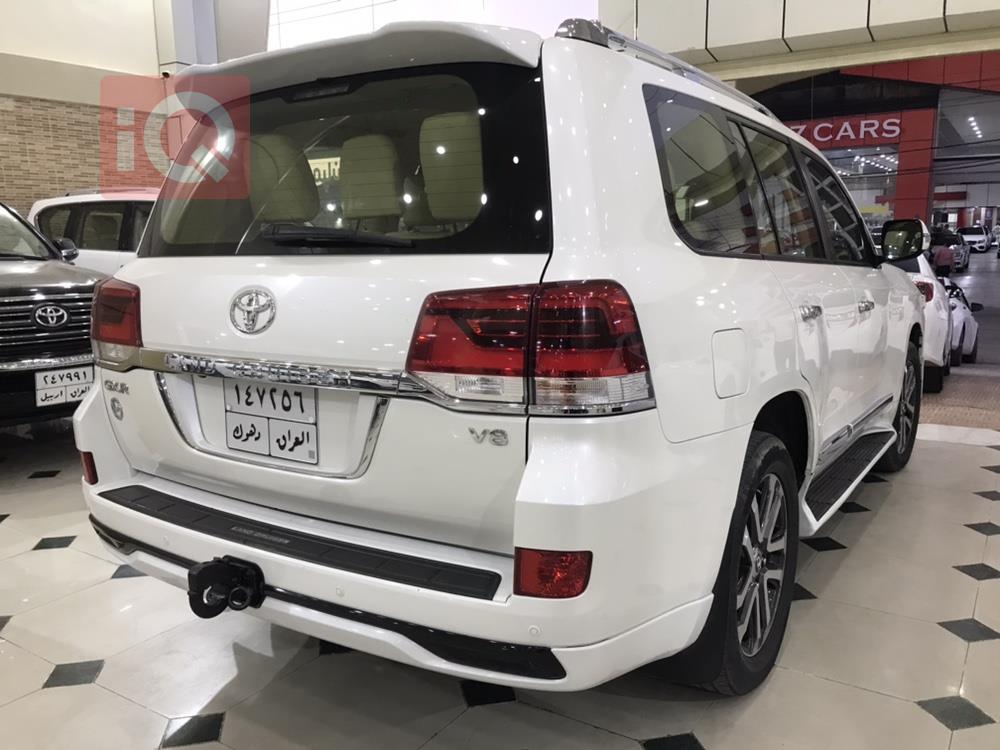 تويوتا لاندكروزر